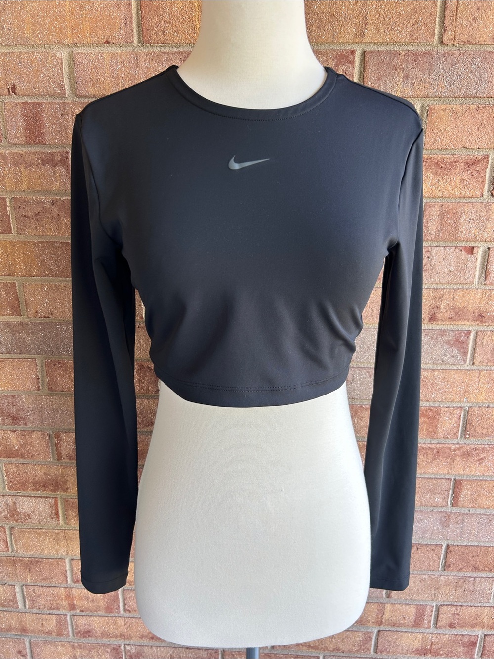 Nike Pro Black Long-Sleeve Performance Crop Top with Swoosh - Picture 3 of 11